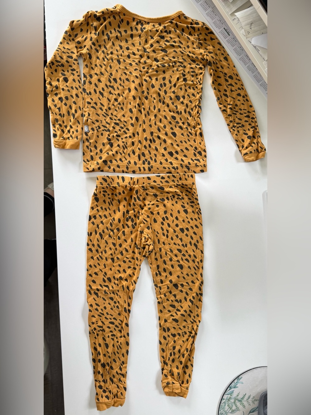 Kyte Baby pajamas, 2 piece set-Kids Mustard Leopard Print Long Sleeve Pajama Set